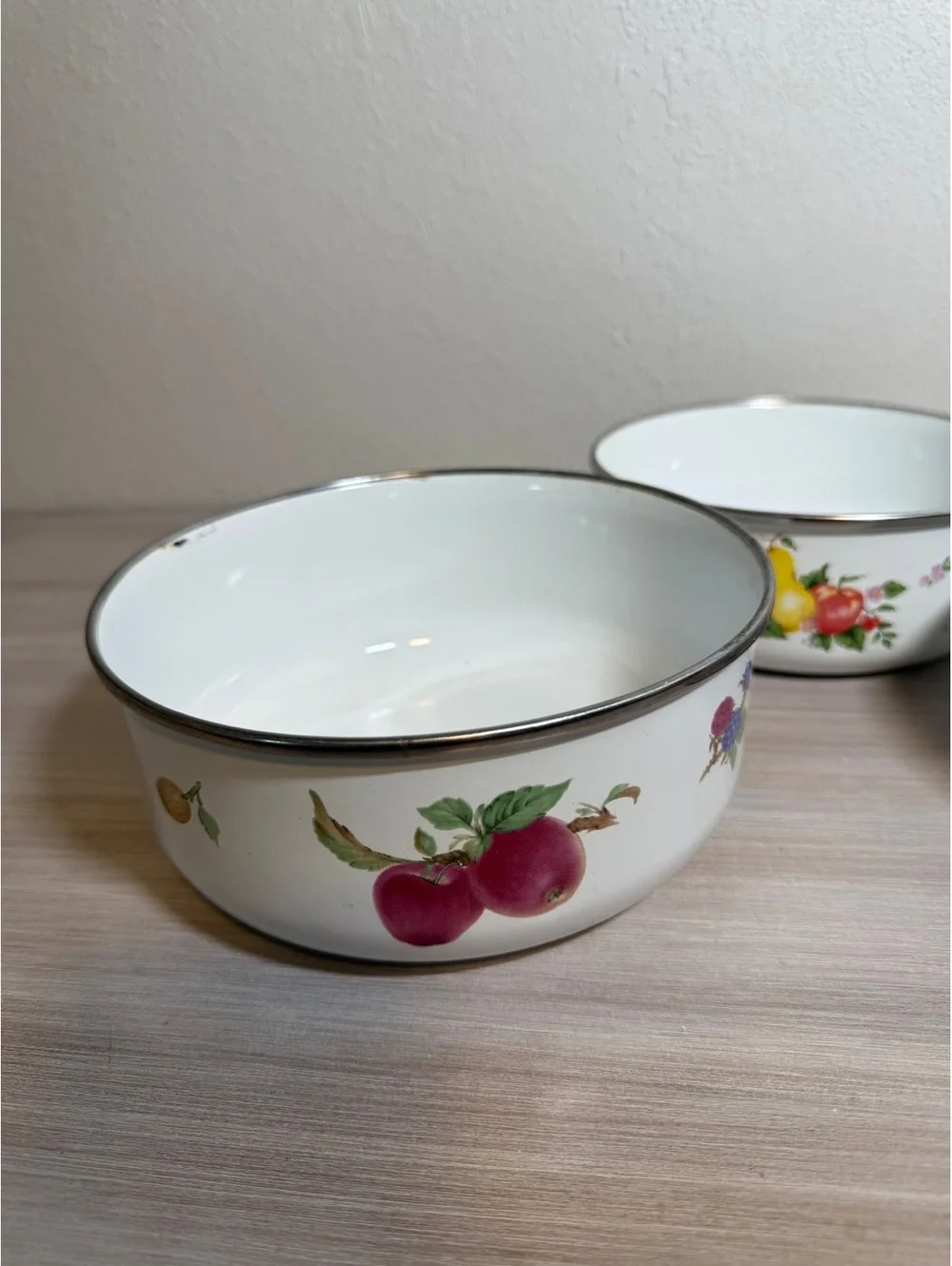 Set of 3 Vintage White Enamelware Nesting Bowls with Fruit Design 1970s